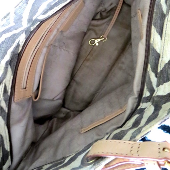 MICHAEL KORS BAG. - Picture 2 of 4